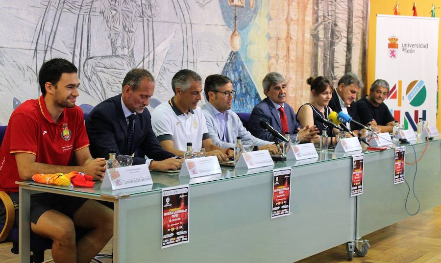 Fotos: Presentación partido internacional de balonmano