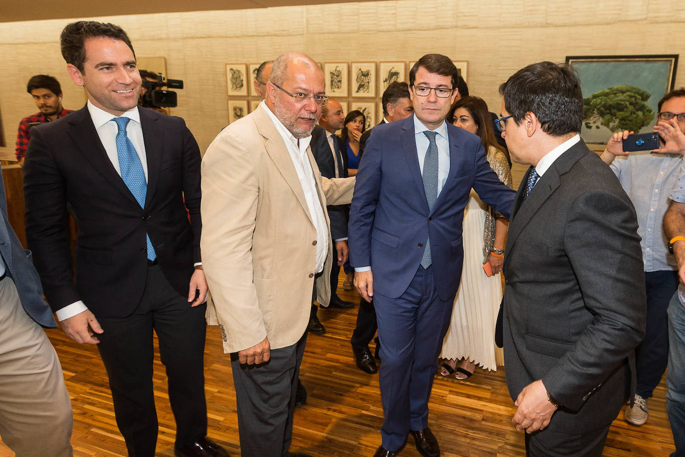 Fotos: PP y Cs firman el acuerdo para la gobernabilidad de Castilla y León