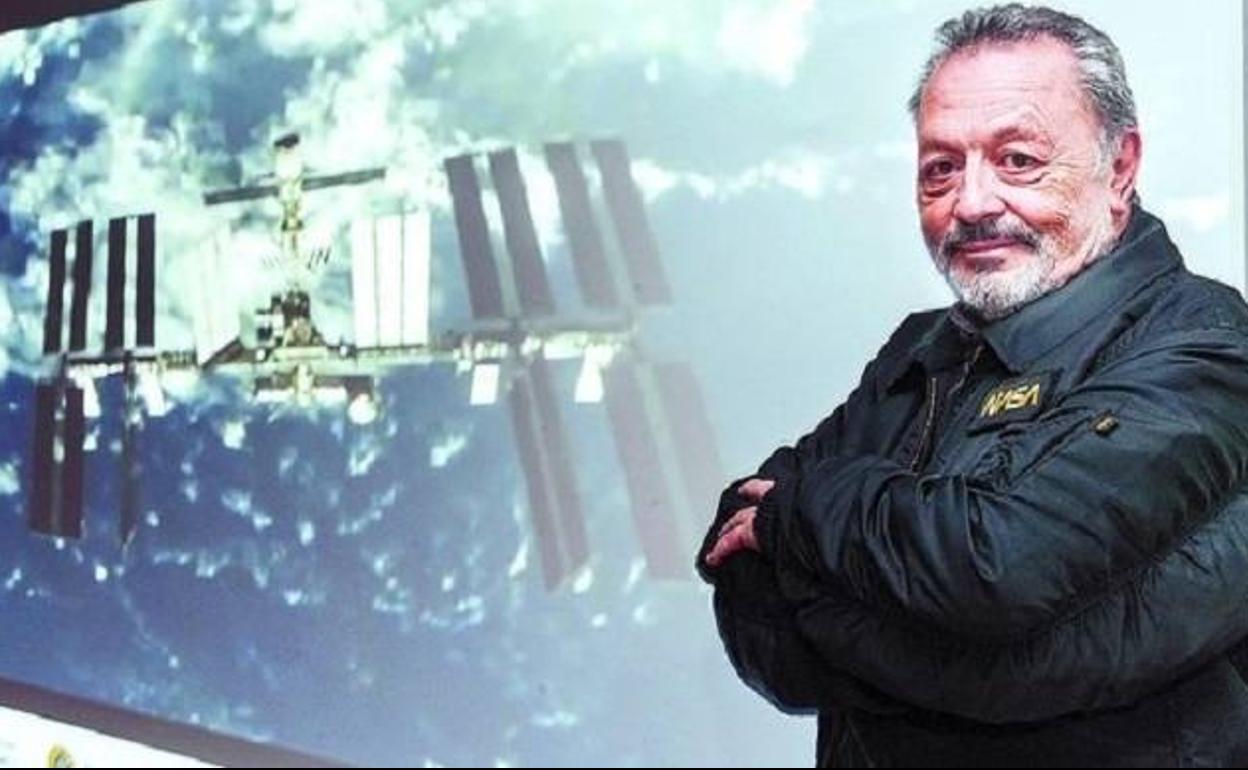 Carlos González Pintado.