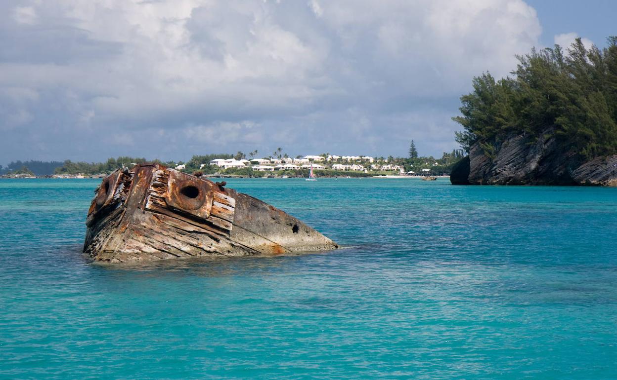 Pieza de cobalto de un barco abandonada en las Islas Bermudas. 