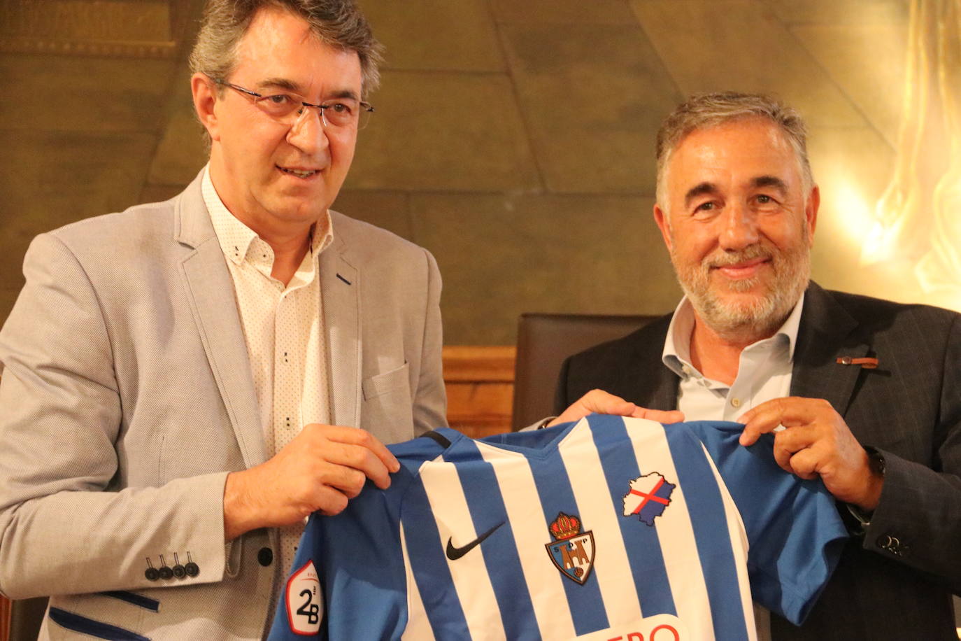 Recepción de la Ponferradina en la Diputación de León tras su ascenso a Segunda División