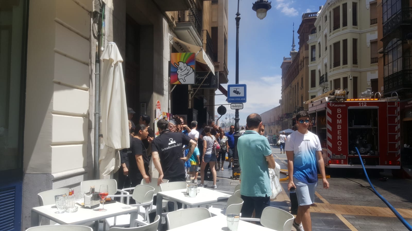 Fotos: Fuego en un restaurante de la calle Ancha