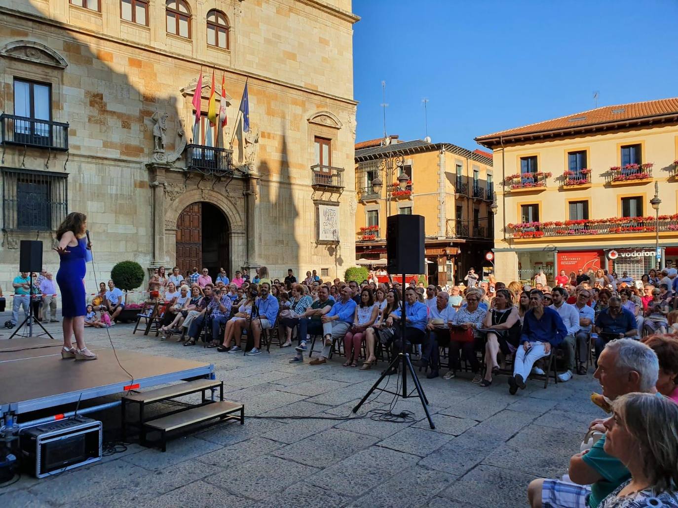 Fotos: Las Piedras Cantan reúne ante Botines a un público entregado a la buena música