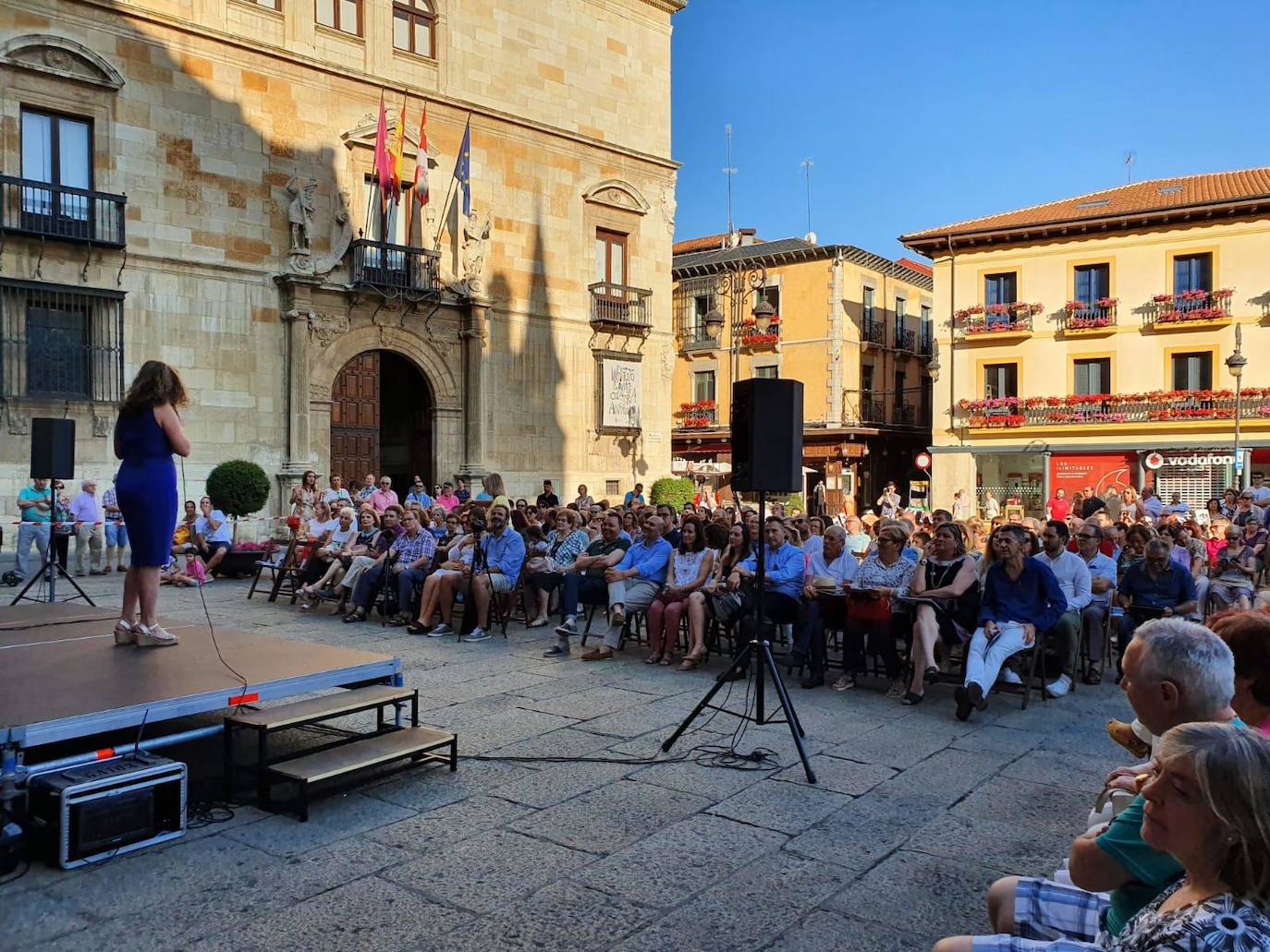 Fotos: Las Piedras Cantan reúne ante Botines a un público entregado a la buena música