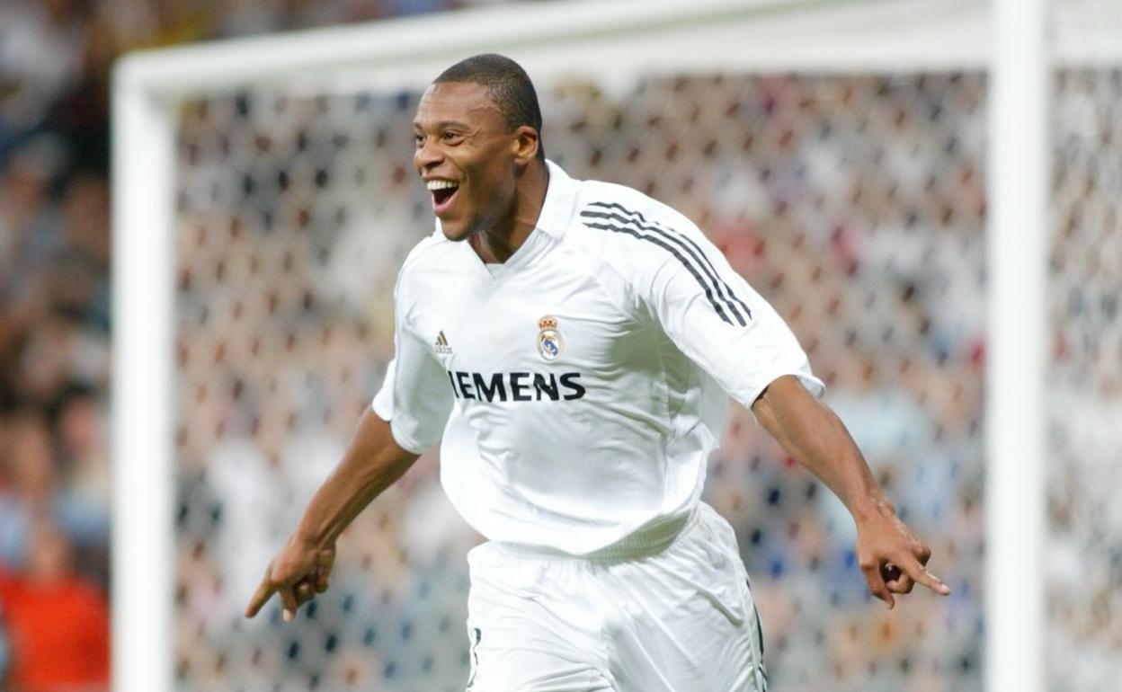 Júlio Baptista, exjugador de fútbol.