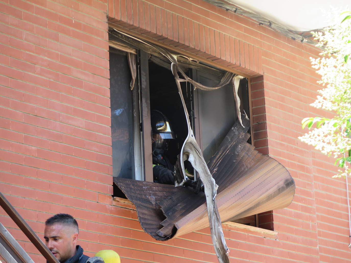 Fotos: Explota un televisor y desata un incendio en una vivienda de El Ejido