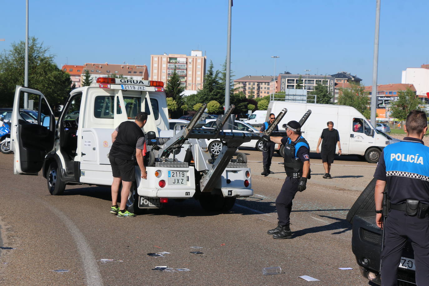 Fotos: Apartoso vuelco en la rotonda de Carrefour de León