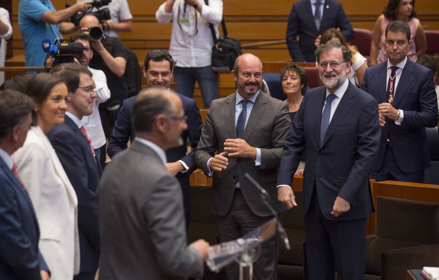 Mañueco da continuidad, con el voto de Cs, a 32 años de presidentes del PP en la Junta