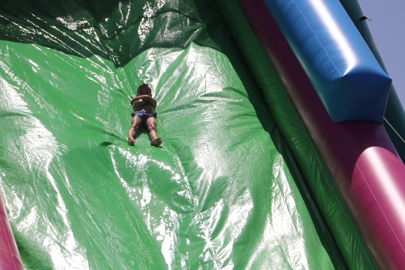 Fotos: La fiesta del agua sigue en Espacio León
