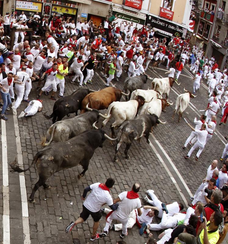 Fotos: Los Miura dejan varios heridos por asta