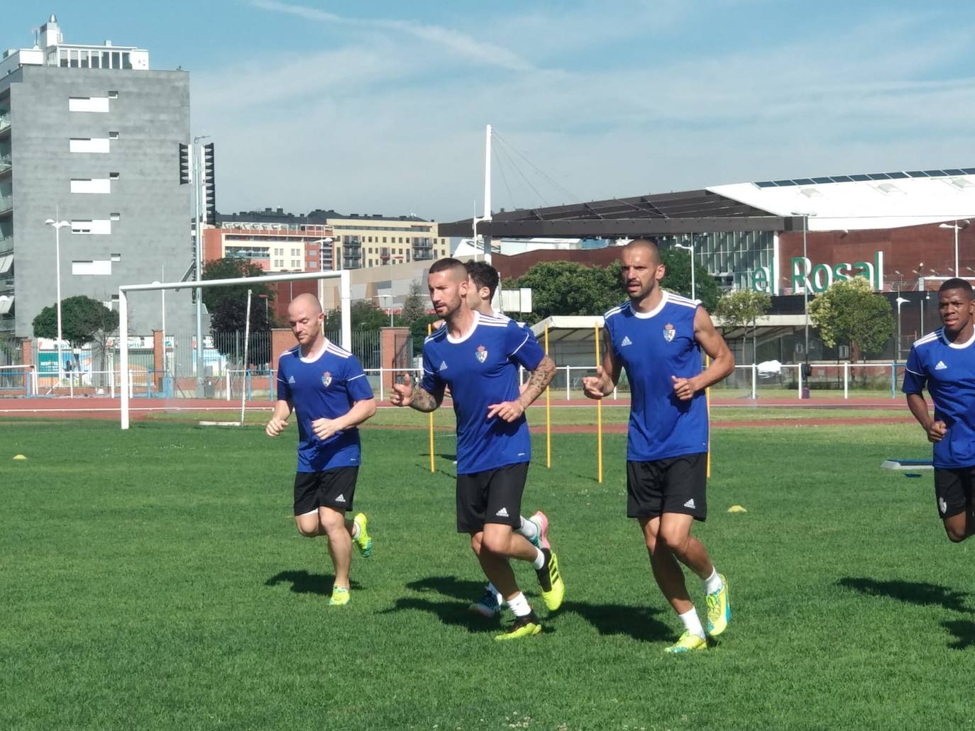Fotos: Primer entrenamiento de la Ponferradina