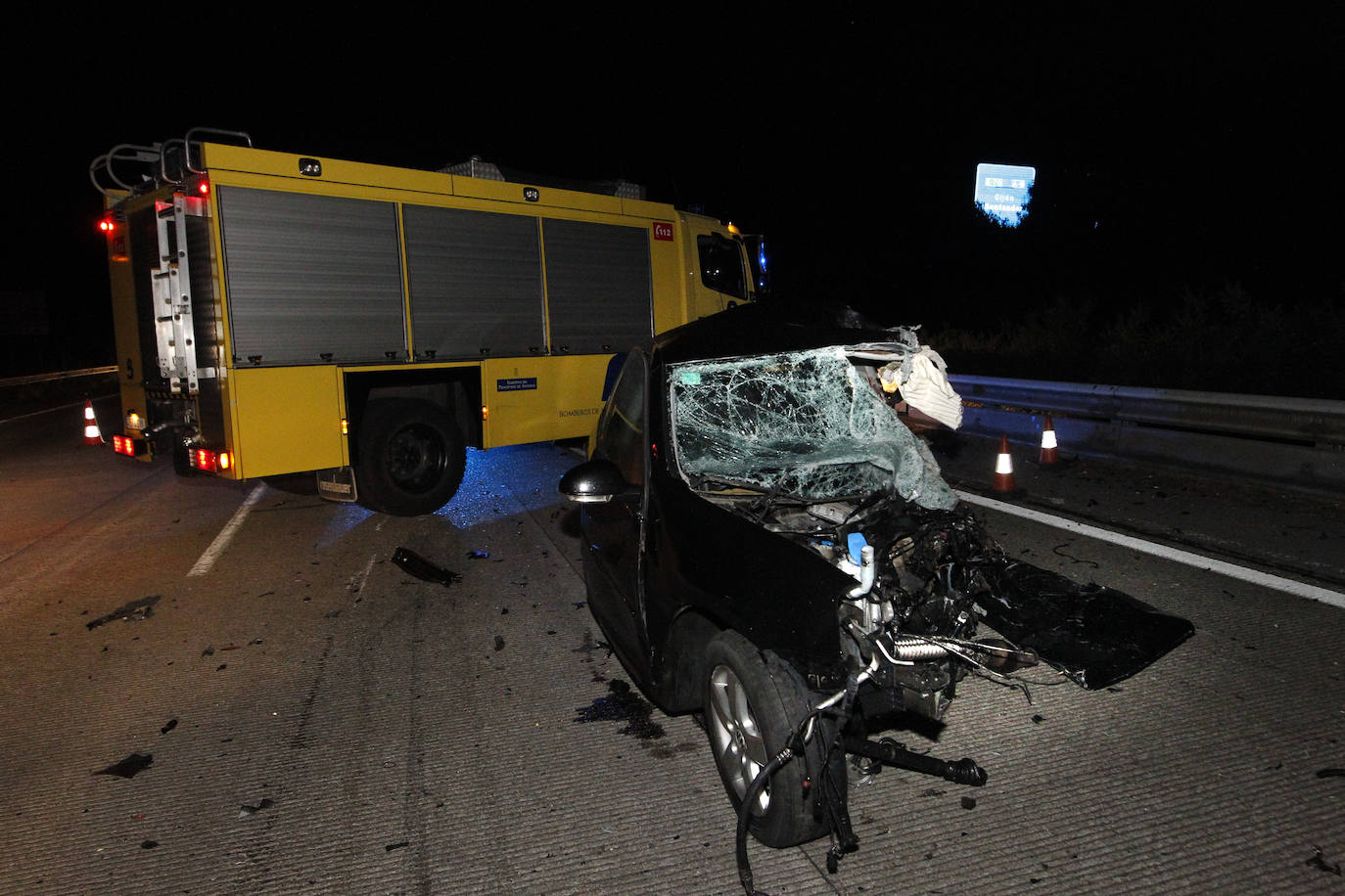 Fotos: Un muerto y cinco heridos en un accidente provocado por un kamikaze en la &#039;Y&#039;