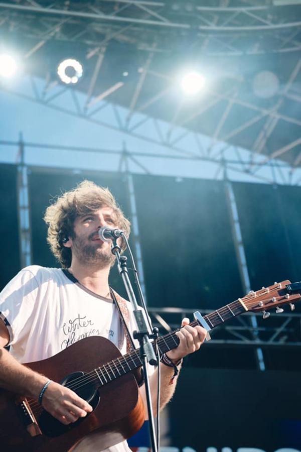 Zahara, Izal y Carlos Sadness hicieron vibrar y cantar a todo Ponferrada