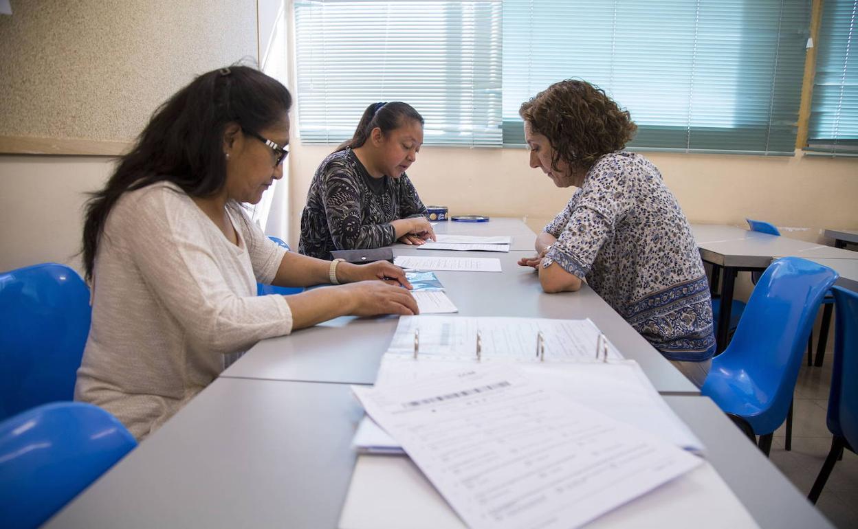 Clases preparatorias del examen para conseguir la nacionalidad española. 