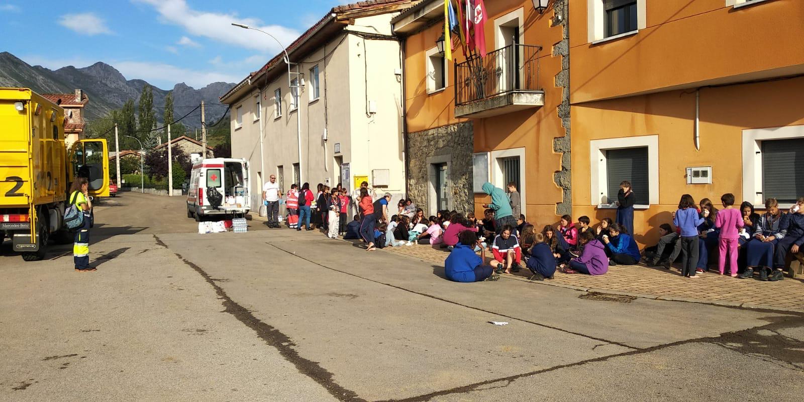 Fotos: Evacúan a un campamento scout en Acebedo por las intensas lluvias