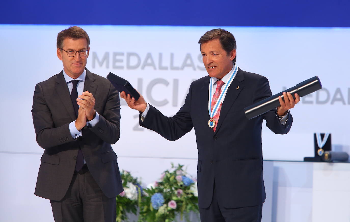 Fotos: Herrera recibe la Medalla de Oro de Galicia