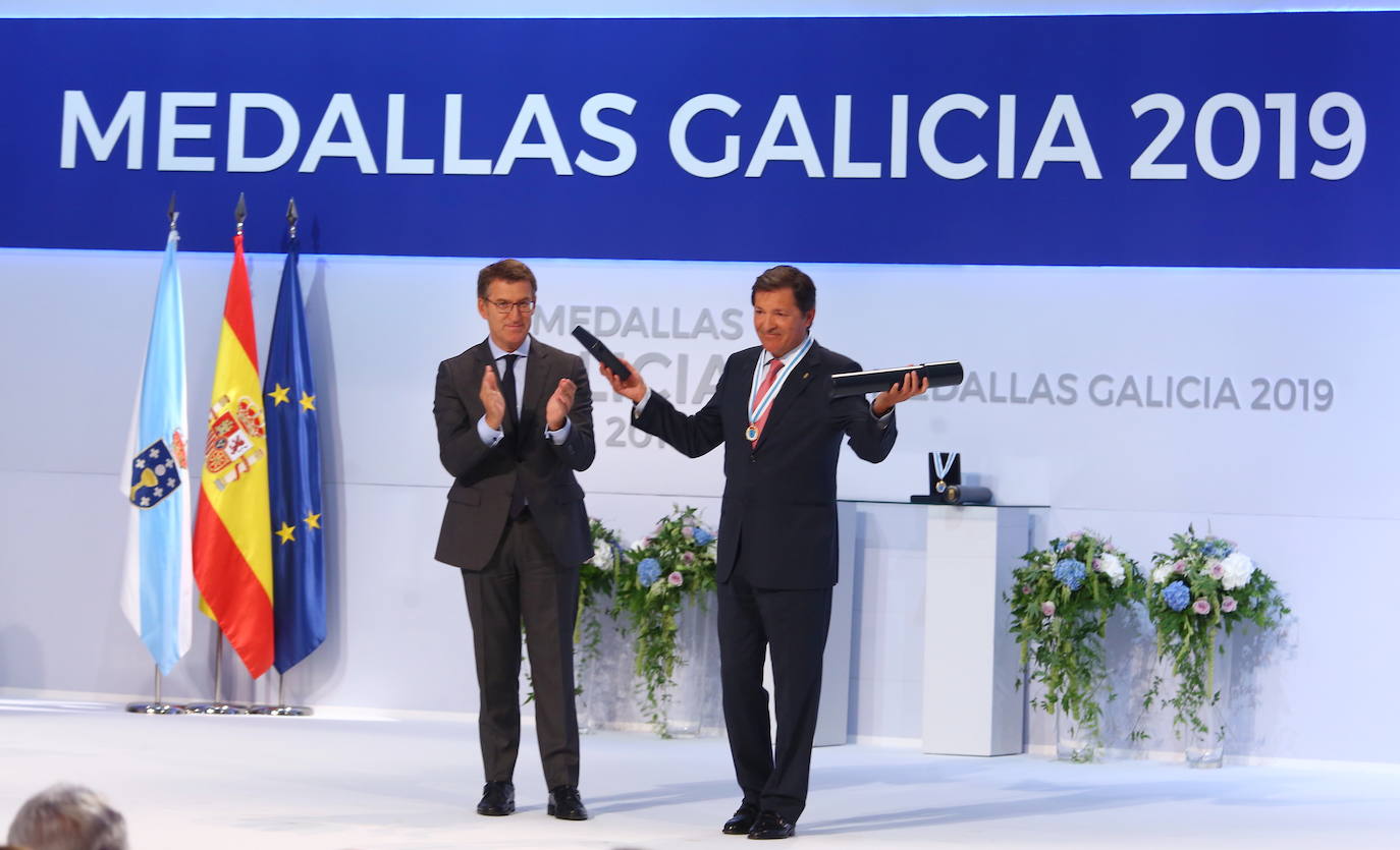 Fotos: Herrera recibe la Medalla de Oro de Galicia