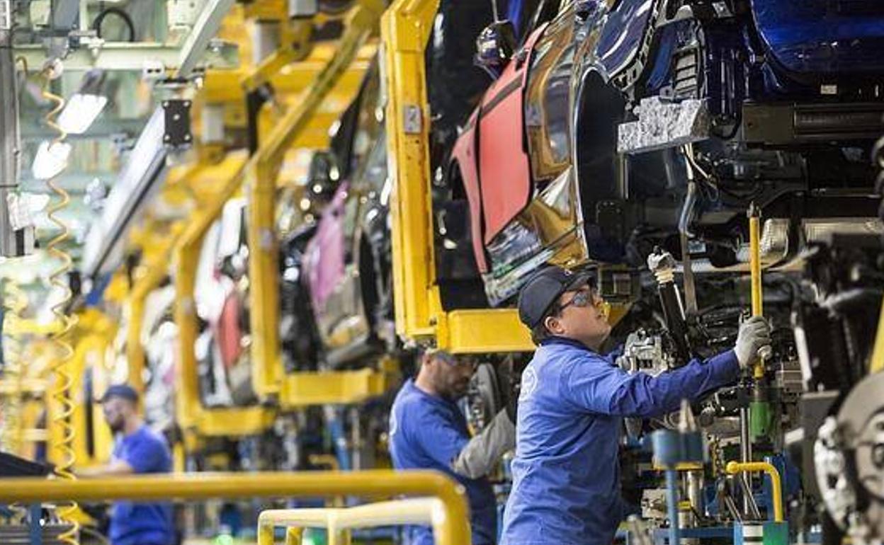 Los precios industriales descienden en un 0,7% en Castilla y León frente a la caída nacional del 0,6%