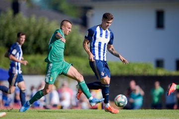 Fotos: La Ponferradina levanta el título en Navia