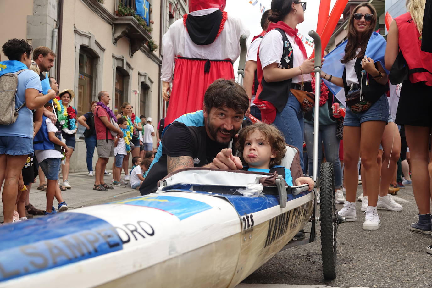 Miles de personas disfrutaron este sábado de la fiesta de las piragüas. ¡Búscate en nuestra galería! 