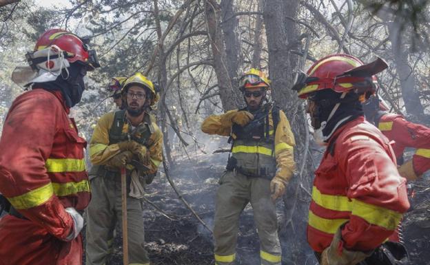 Militares de la UME en el incendio de La Granja. 