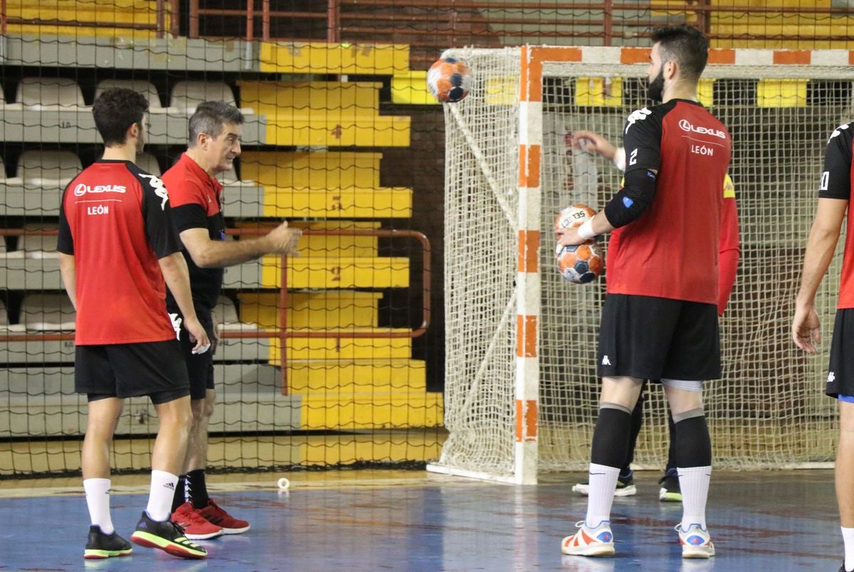 Manolo Cadenas, durante el entrenamiento de este miércoles.
