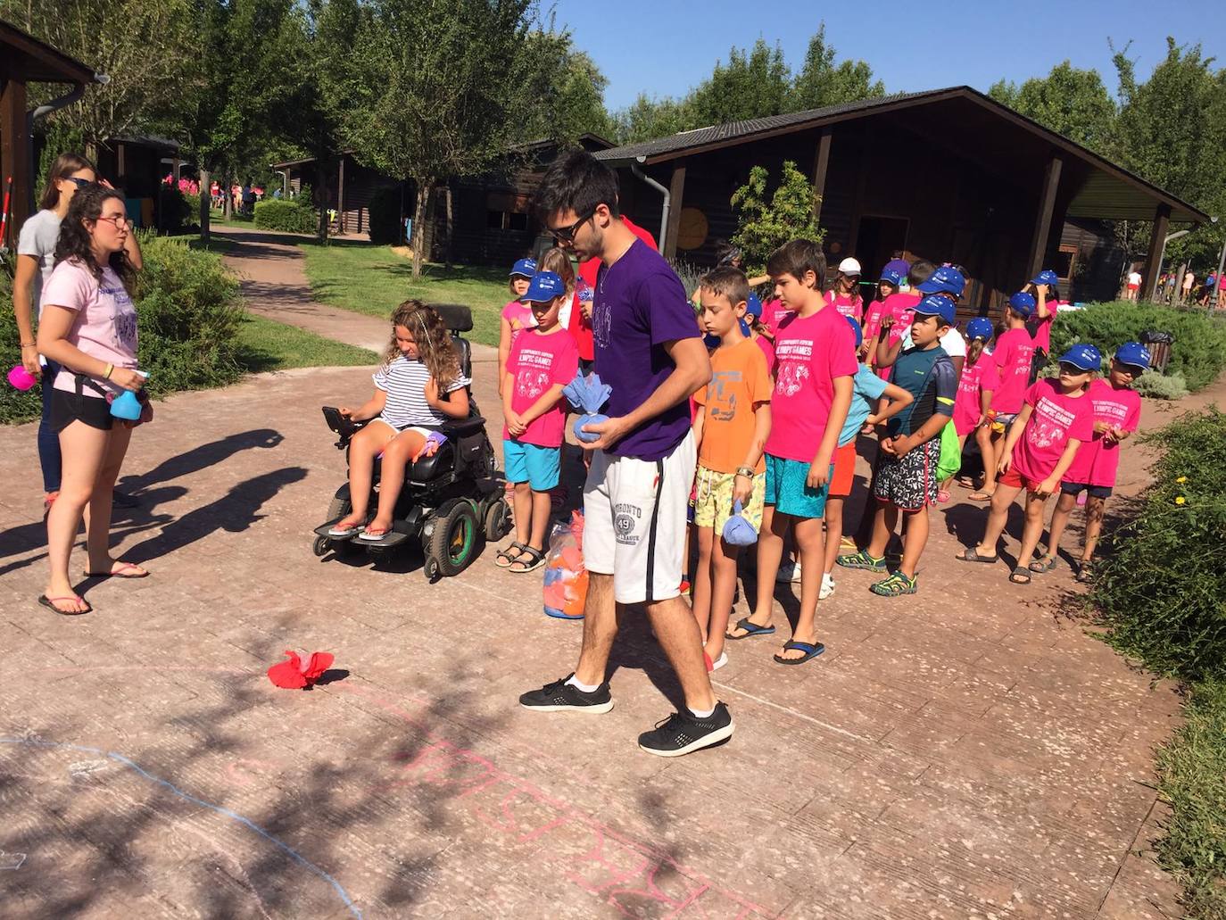 Más de 120 participantes, con y sin discapacidad, han disfrutado en 'El Bosque de los Sueños' de una nueva edición del campamento.