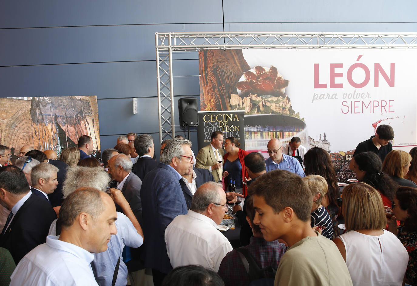 Fotos: La Feria de Muestras de Gijón celebra el Día de León