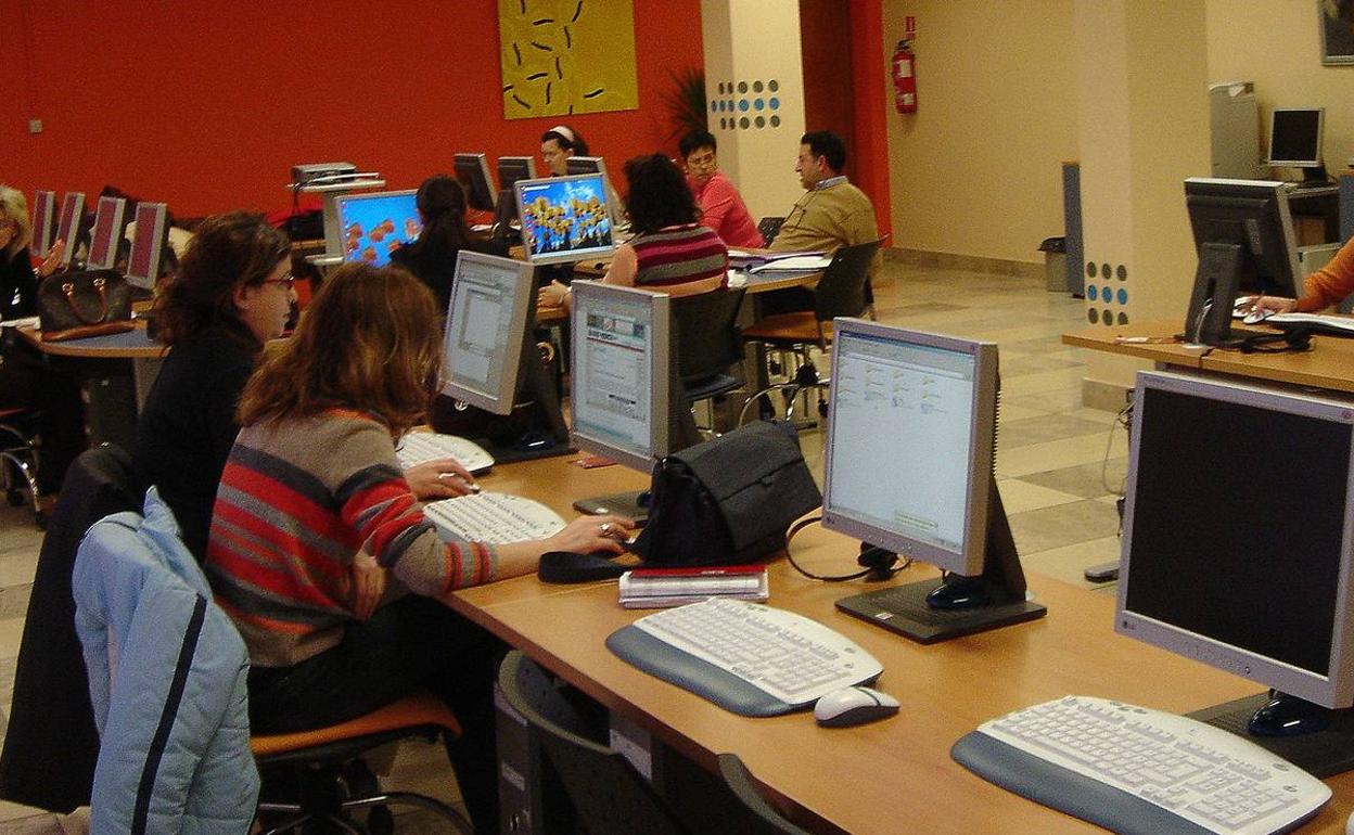 Los mayores de 14 años podrán obtener un certificado de competencias digitales gratis