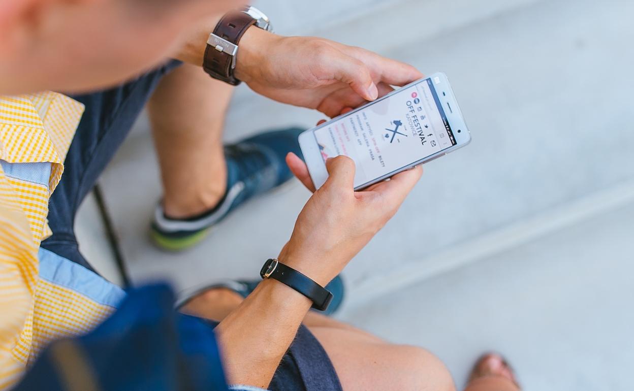 Cuatro de cada diez leoneses se consideran adictos al móvil, un 62% más que en 2018