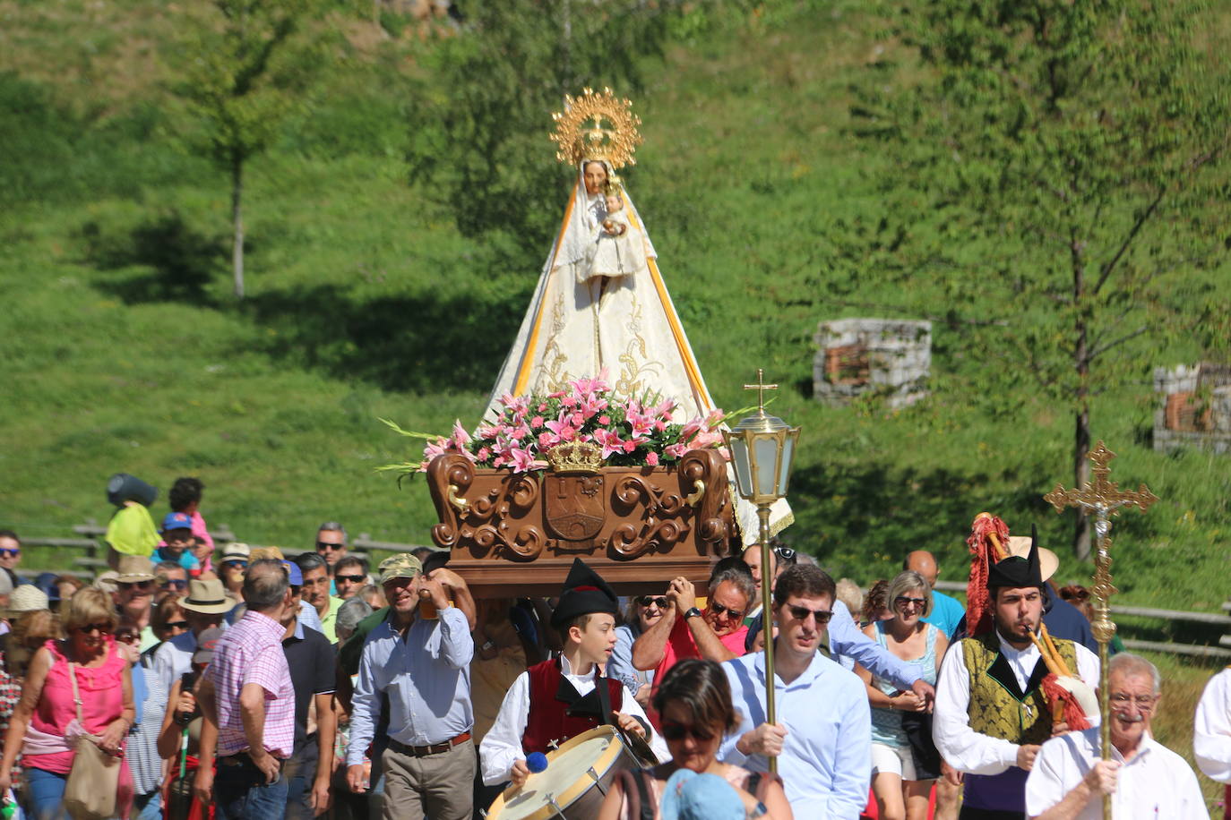 Fotos: Tradición y caballos para honrar a la Virgen de Riosol en Maraña