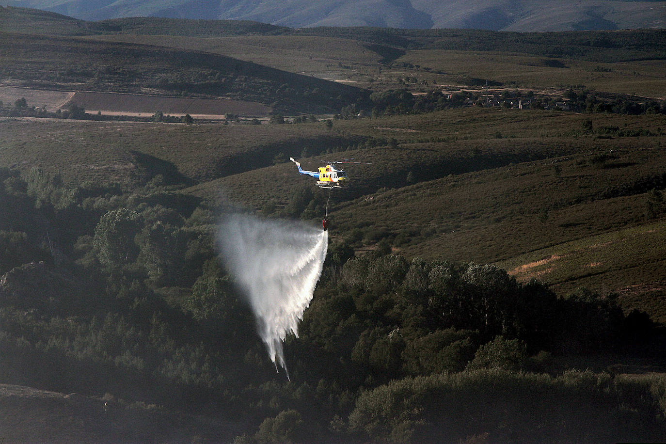 Fotos: Incendio en Porqueros de Cepeda