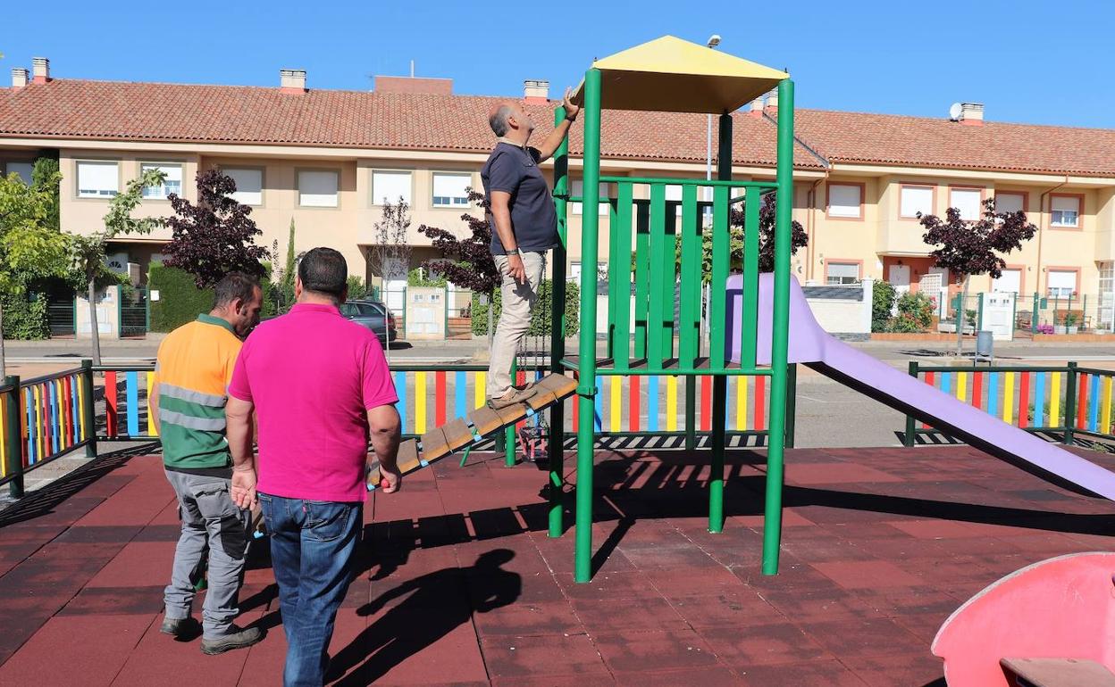 El Gobierno de Villaquilambre pone en marcha la mejora de los parques del municipio