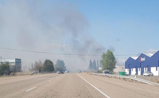 Imagen del incendio desde la N-630.