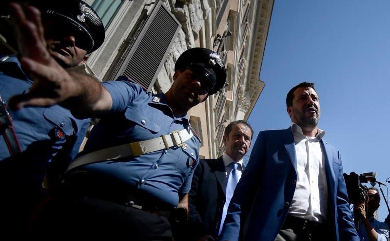 El líder de la Liga y ministro del Interior, Matteo Salvini, en las inmediaciones de la Camara de Diputados italiana.
