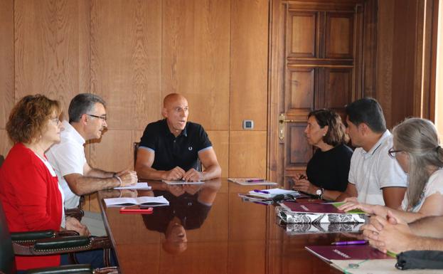 Galería. Reunión entre PSOE y Podemos-Equo de este jueves.