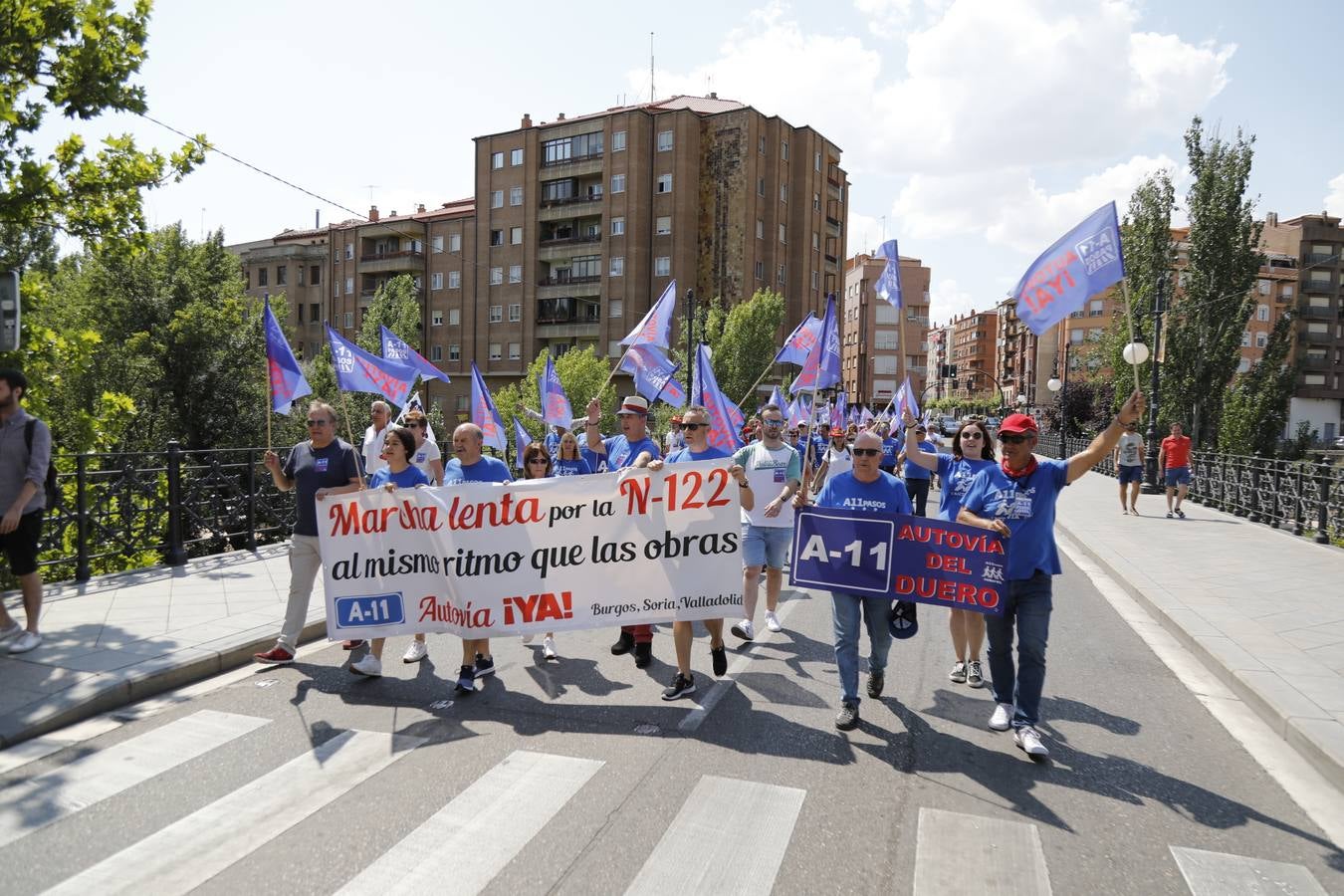 Fotos: Más de dos mil personas solicitan en Aranda la Autovía del Duero (1/2)