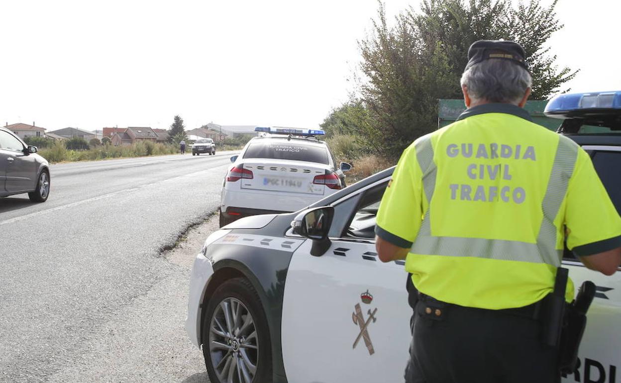 Interceptan en Ávila al conductor de un autobús que triplicaba la tasa ...