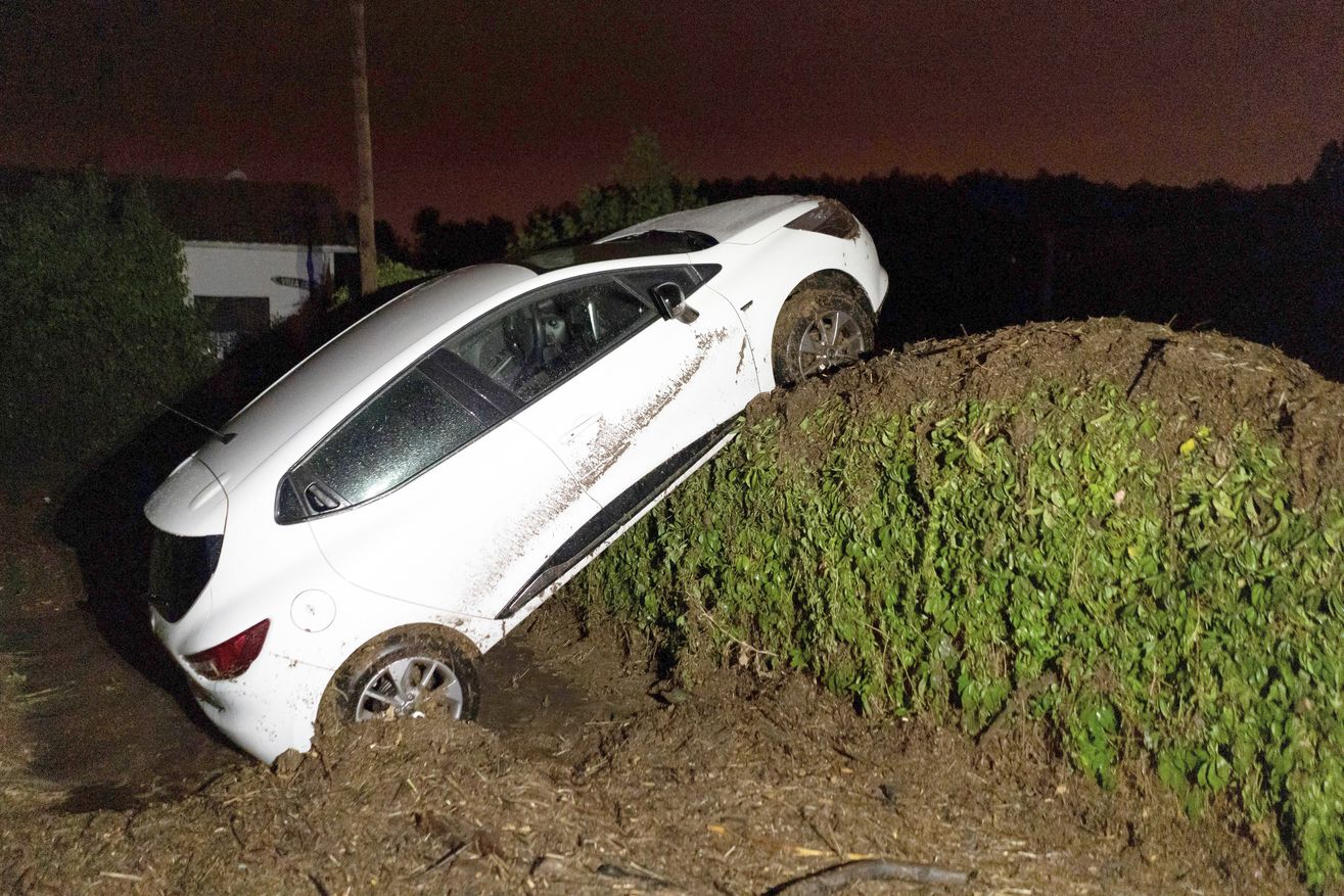 Imagen de la riada en Navas del Marqués.