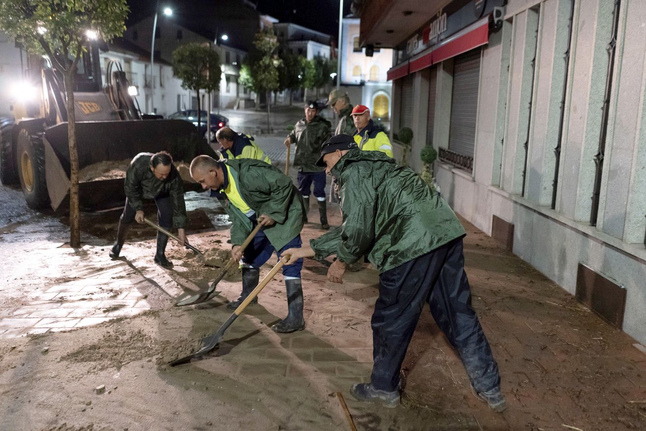 Imagen de la riada en Navas del Marqués.
