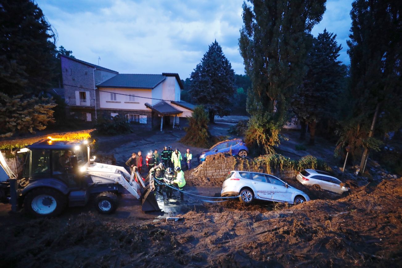 Imagen de la riada en Navas del Marqués.