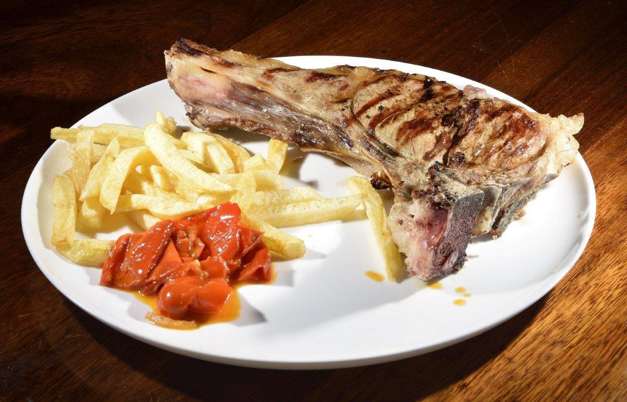 El chuletón de carne roja de El Pradillo.