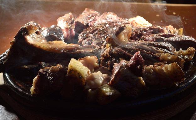 Galeri.  El Pradillo'dan kırmızı etli T-bone bifteği.