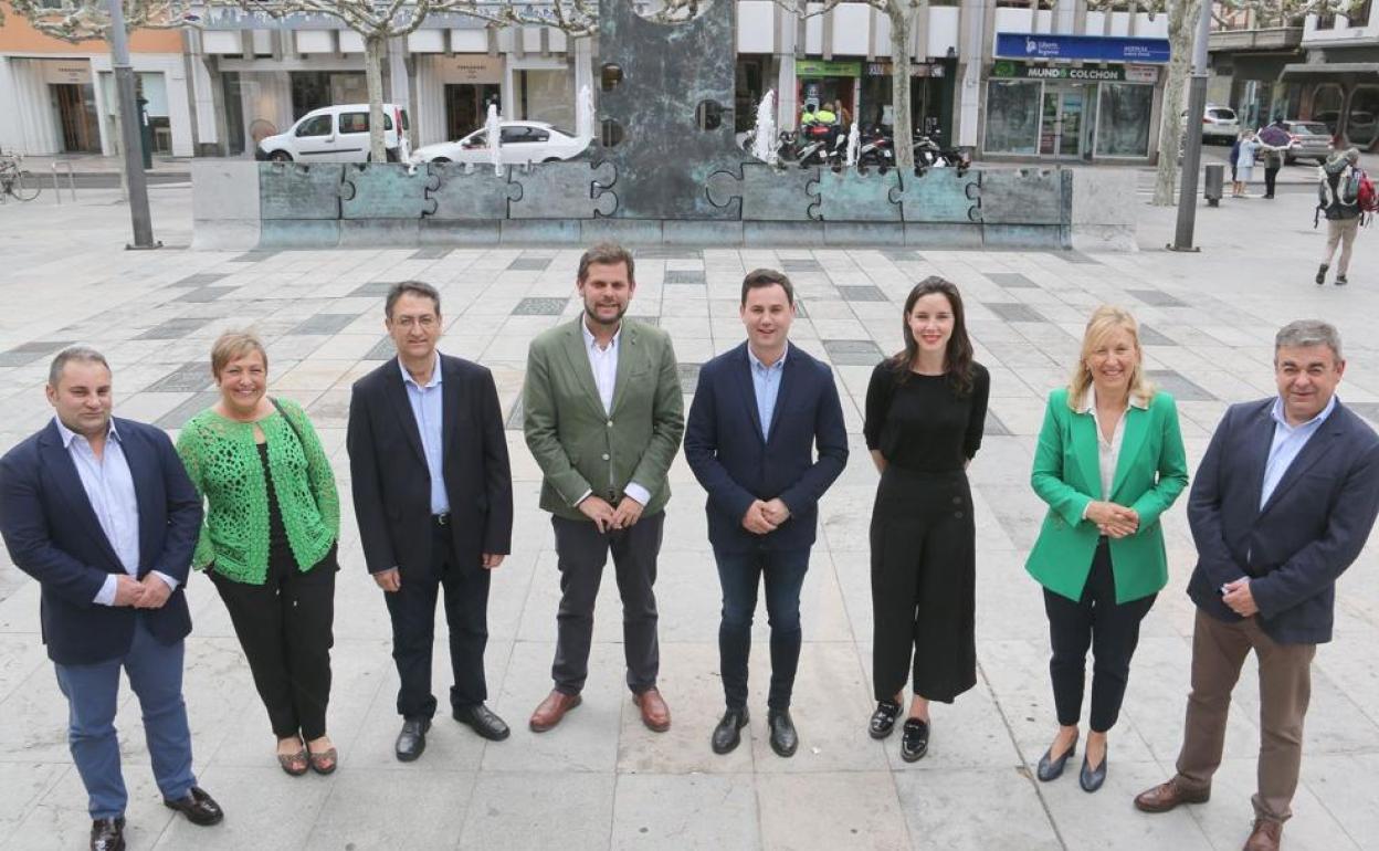 Constantino Marcos, María del Carmen Morán, Salvador Vidal, Javier Santiago, Javier Alfonso Cendón, Andrea Fernández, Carmen González Guinda y Justo Fernández, senadores y diputados por León.