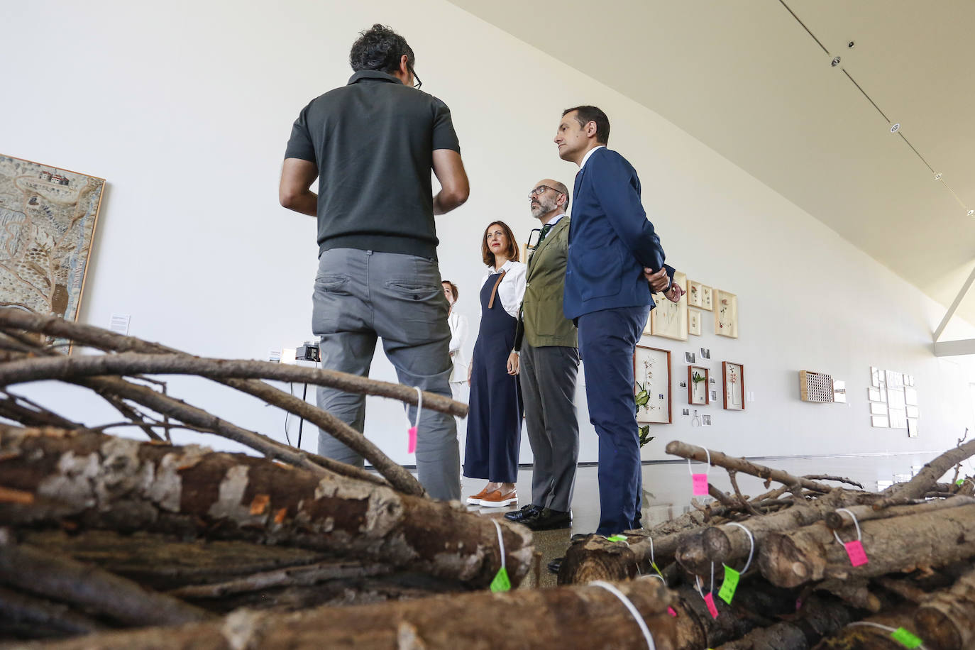 El consejero de Cultura y Turismo, Javier Ortega Álvarez, visita la Fundación Cerezales Antonino y Cinia. 