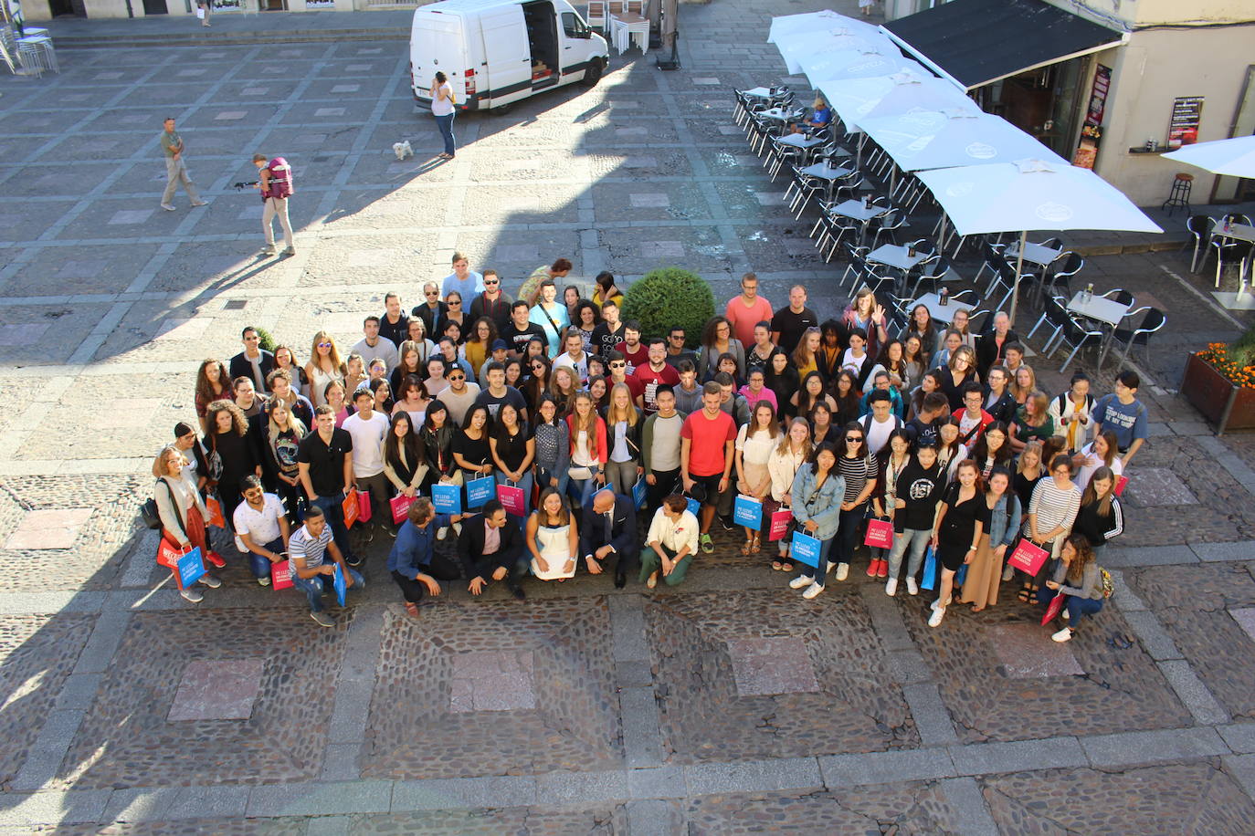 Fotos: El alcalde recibe a los estudiantes internacionales
