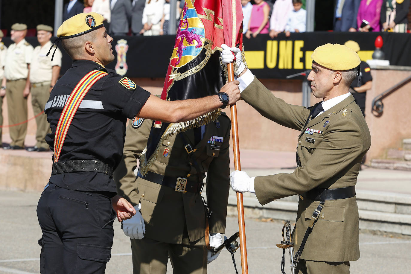 Fotos: Relevo en el mando del V Batallón de la UME