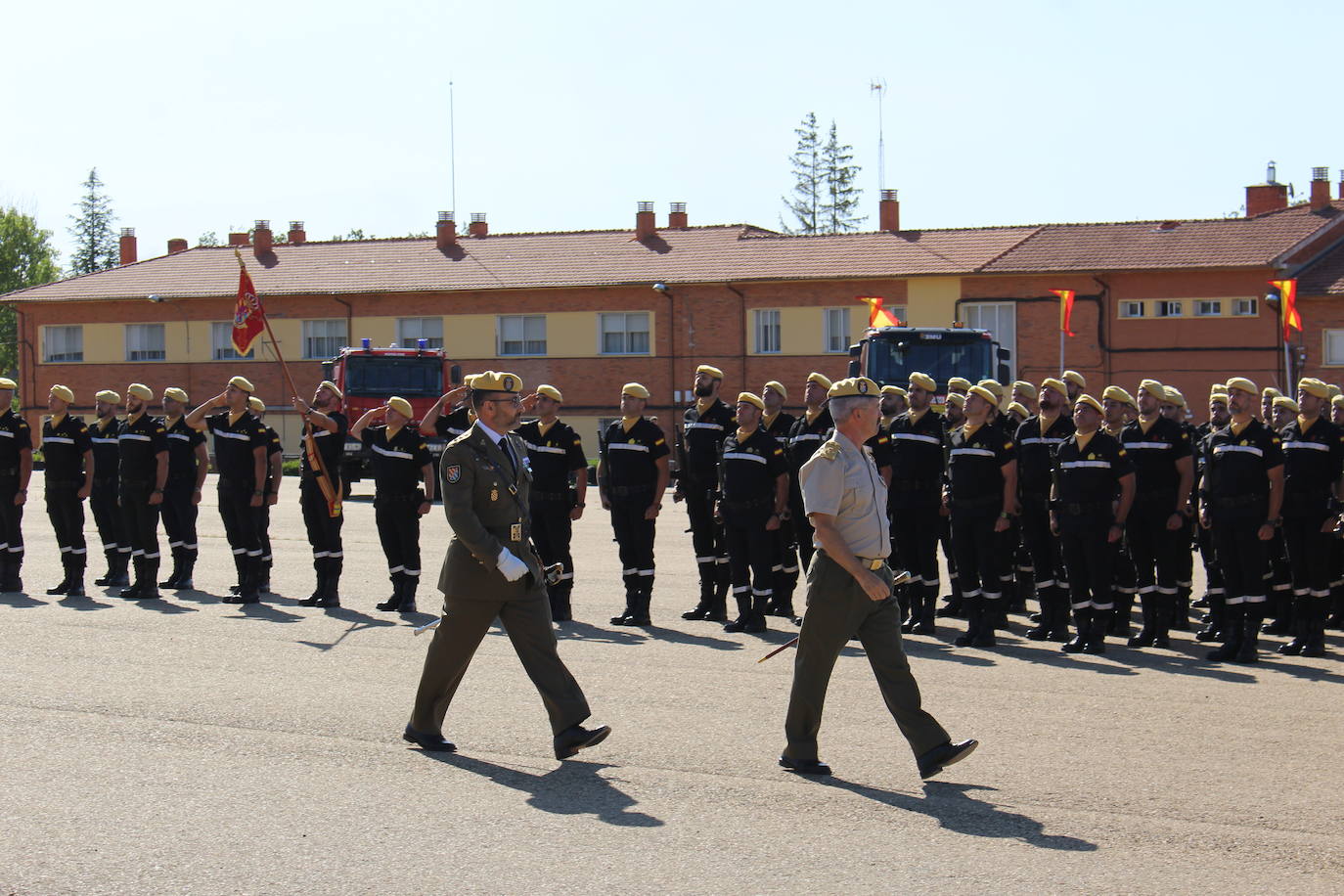Fotos: Relevo en el mando del V Batallón de la UME