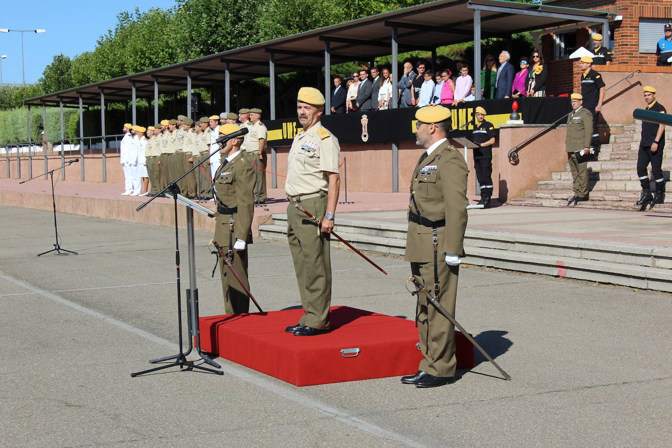 Fotos: Relevo en el mando del V Batallón de la UME