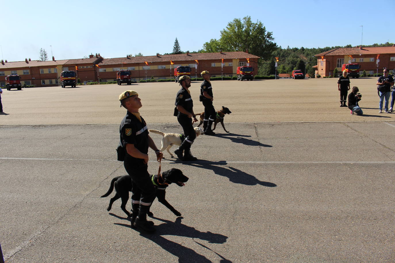 Fotos: Relevo en el mando del V Batallón de la UME